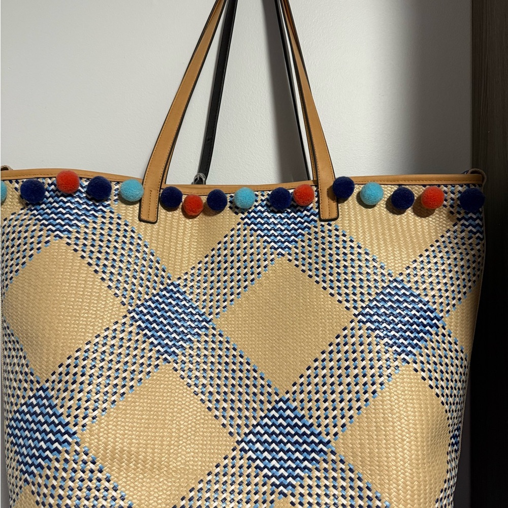 Stylish Vera Bradley Tote Bag